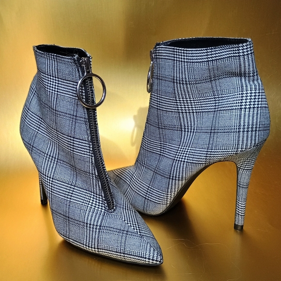 Qupid Plaid Stiletto Zip-up Booties - Picture 5 of 7